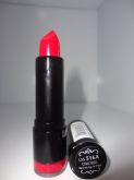 Batom cremoso NYX - Chic Red